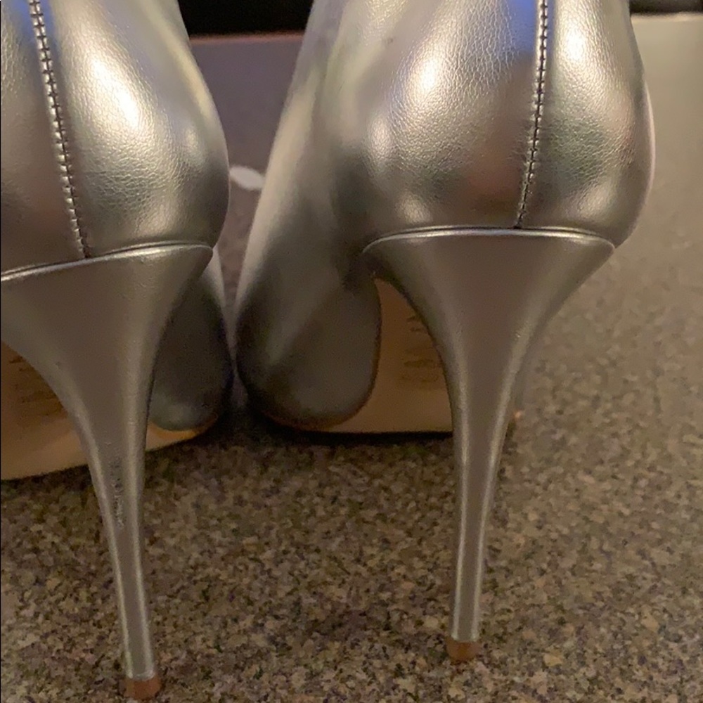 Boots - Picture 3 of 4